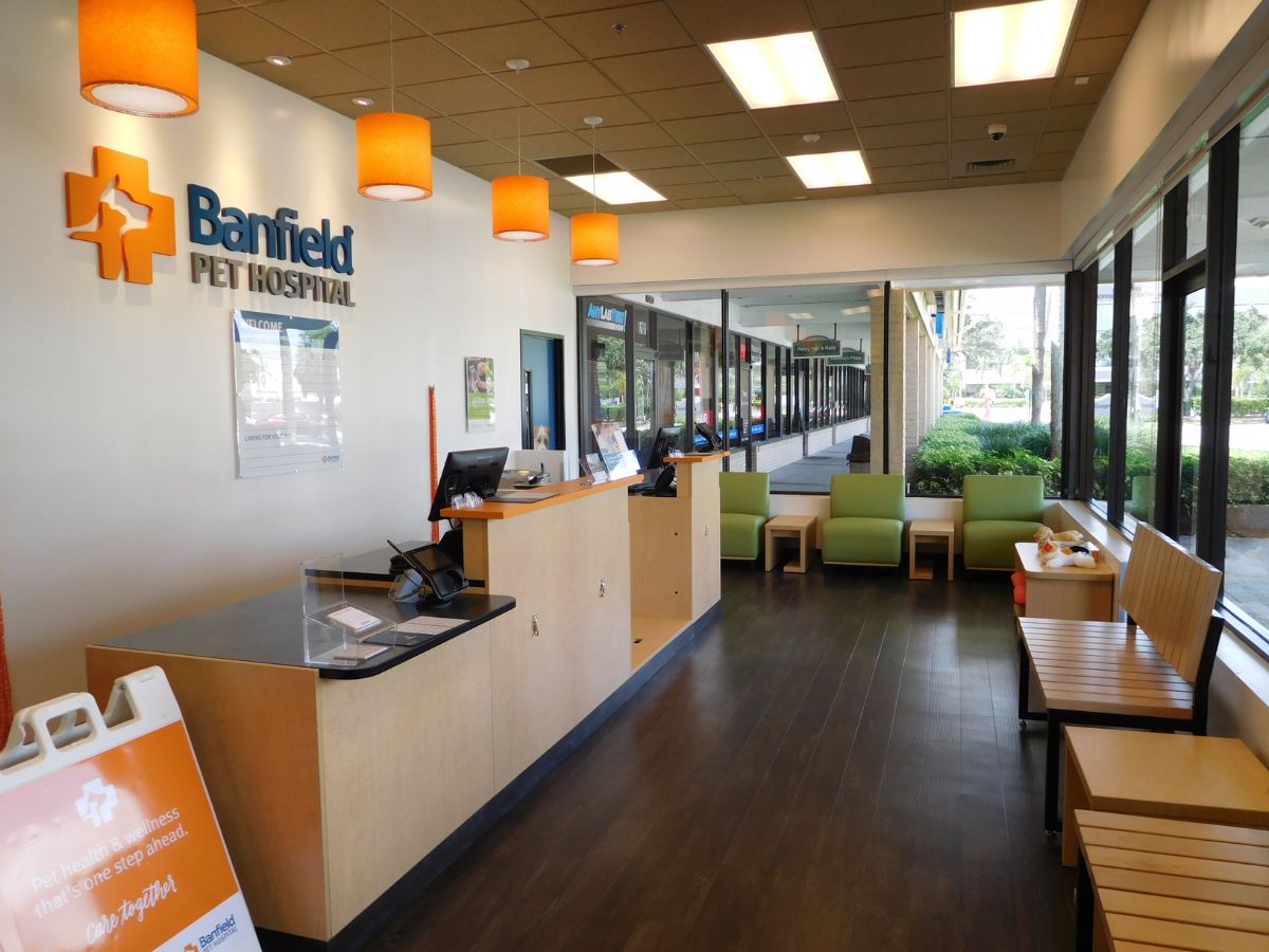 The Banfield - Palm Springs (FL) front desk