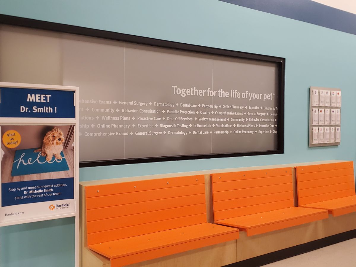 The Banfield Pet Hospital: Brentwood lobby