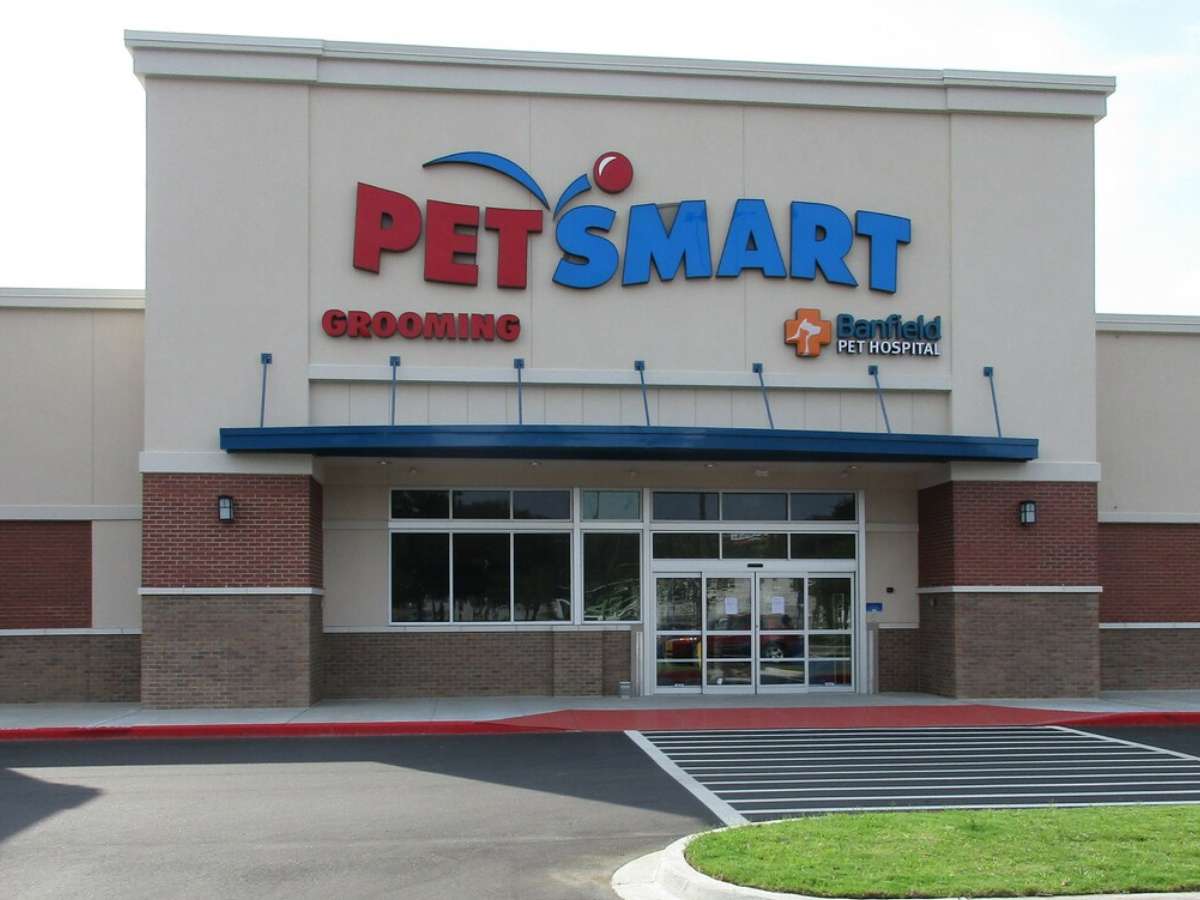 The PetSmart and Banfield - Columbia Garners Ferry front entrance