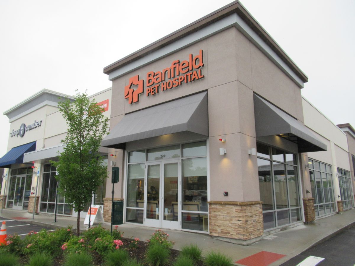 The North Attleboro Banfield hospital front door