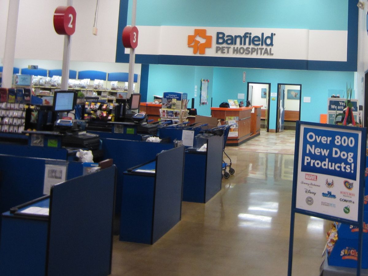 The Cherry Hill PetSmart registers and Banfield front desk