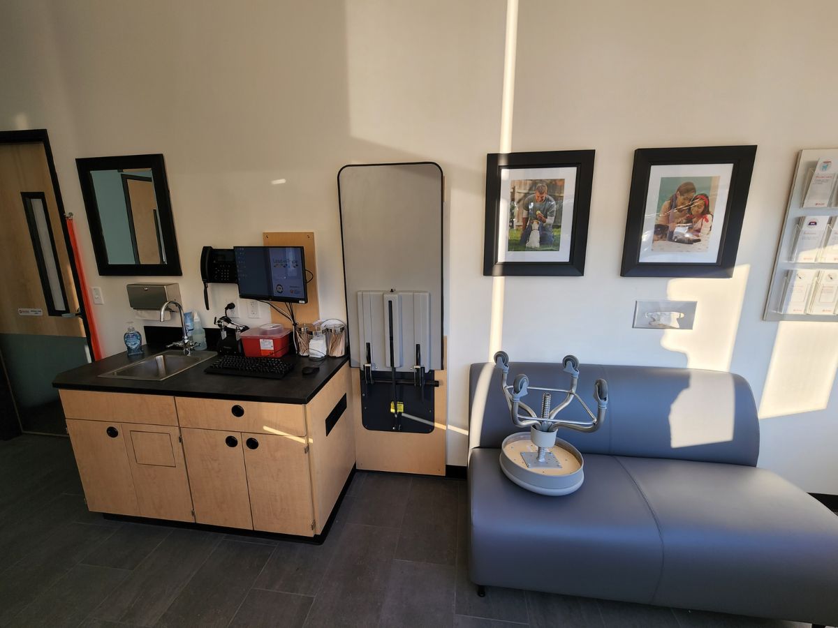 An alternate view of the Banfield - Metuchen hospital exam room