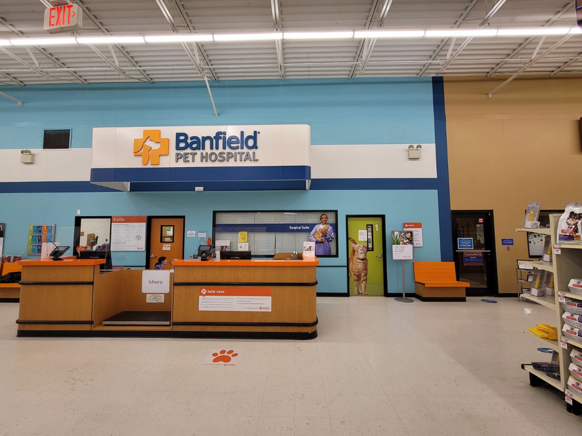The Banfield - West Chester front desk and check-in area