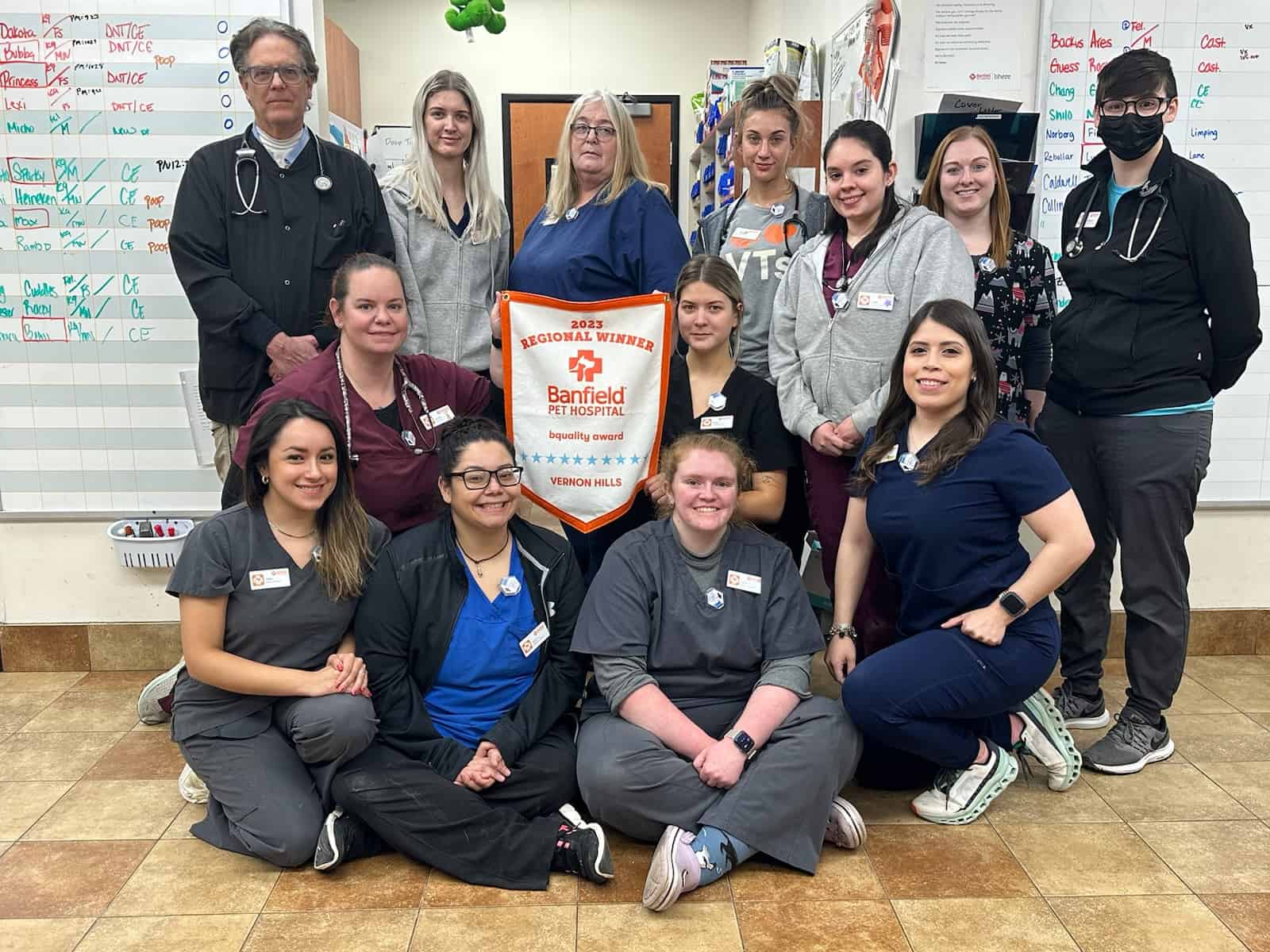 Associate team photo at Banfield Pet Hospital of Vernon Hills