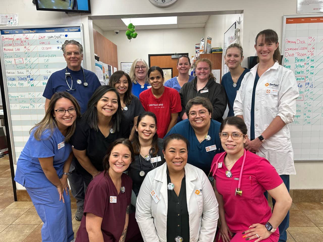 Associate team photo at Banfield Pet Hospital of Vernon Hills