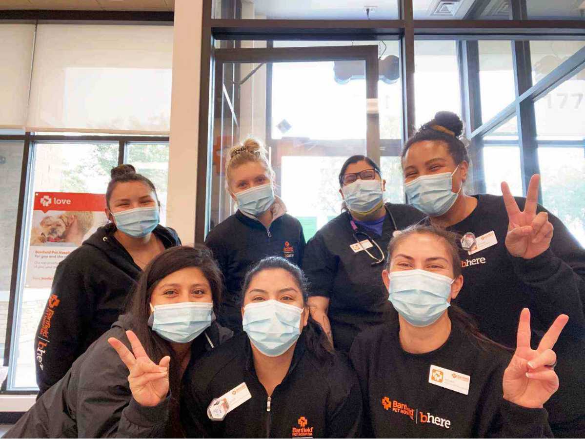 A group of Banfield Associates at the Banfield Pet Hospital