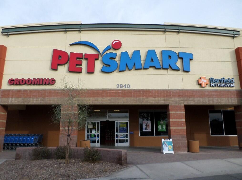 Banfield Pet Hospital: Chandler entrance
