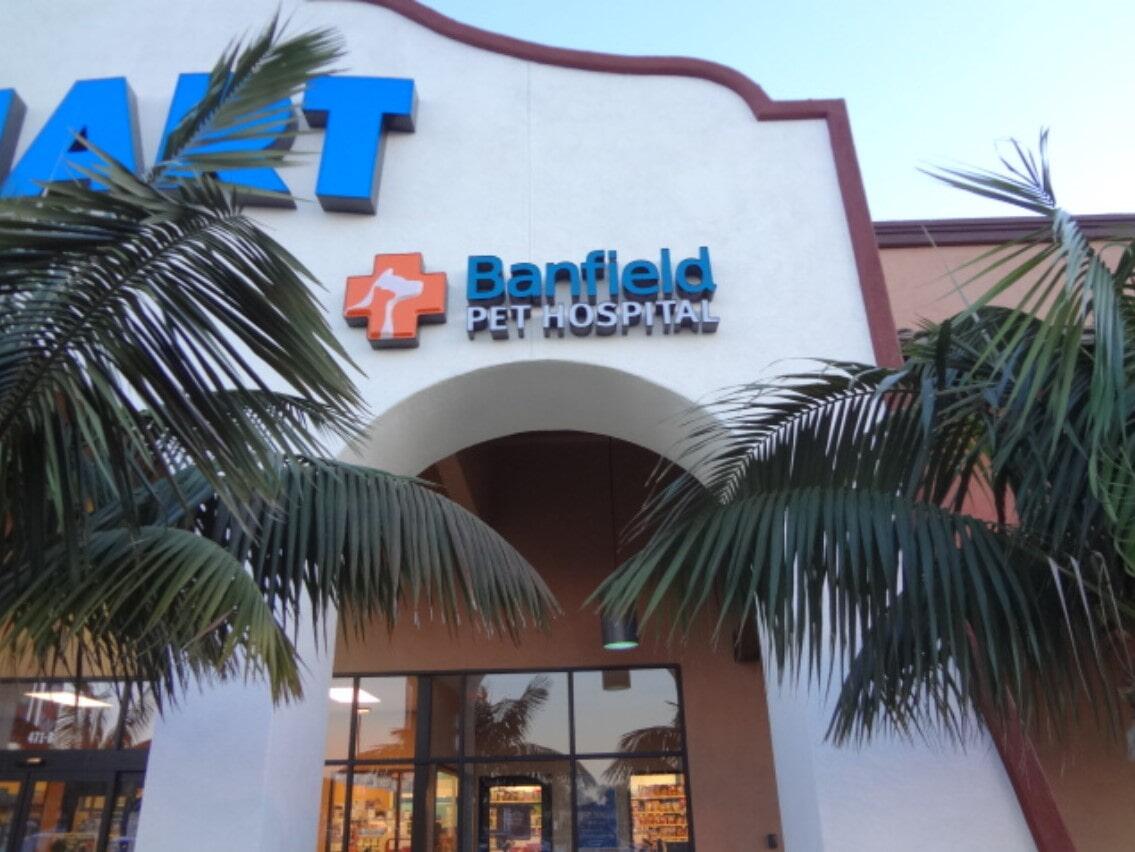Banfield Pet Hospital: Oceanside N exterior