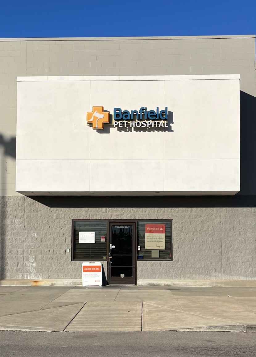 Exterior of Banfield Pet Hospital: Wichita E