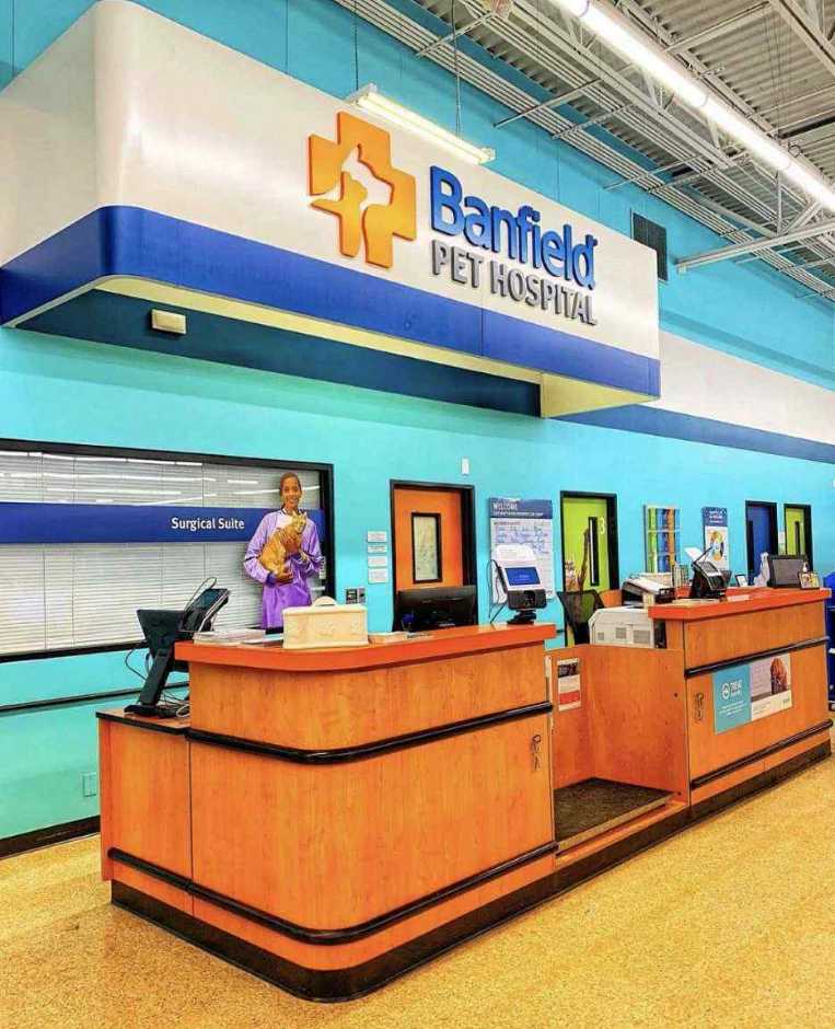 The front desk of the Banfield Pet Hospital