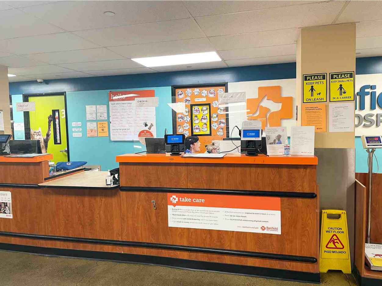 The front desk of the Banfield Pet Hospital