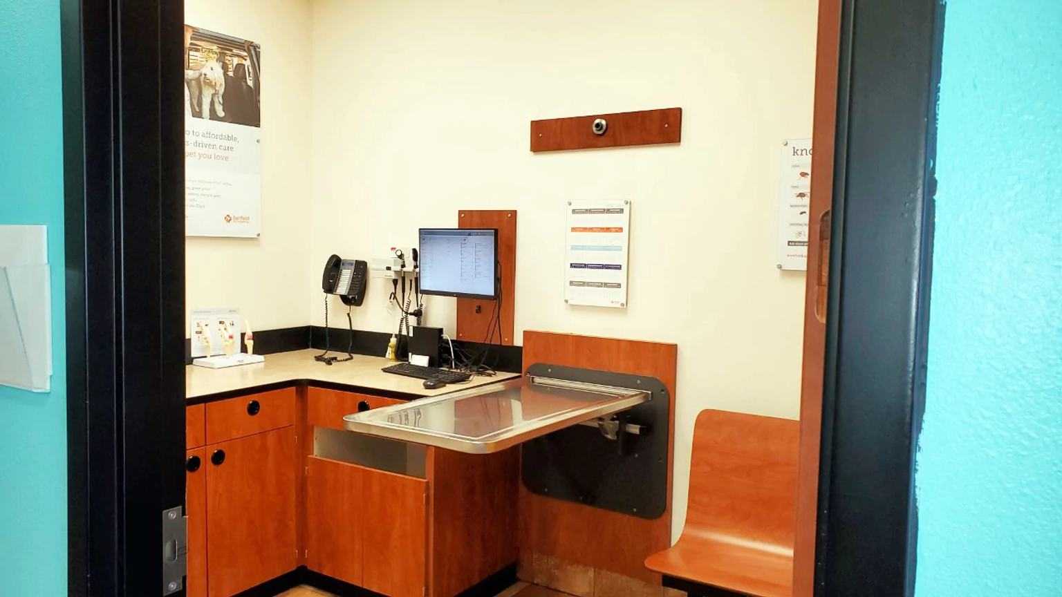 The pet examination room at the Banfield Pet Hospital